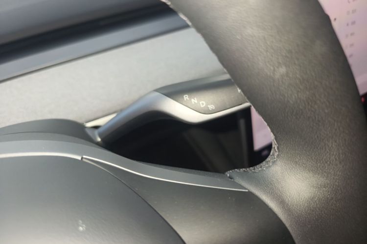 Tesla Model Y 2023 #14 Tesla Model Y 2023 car image #14