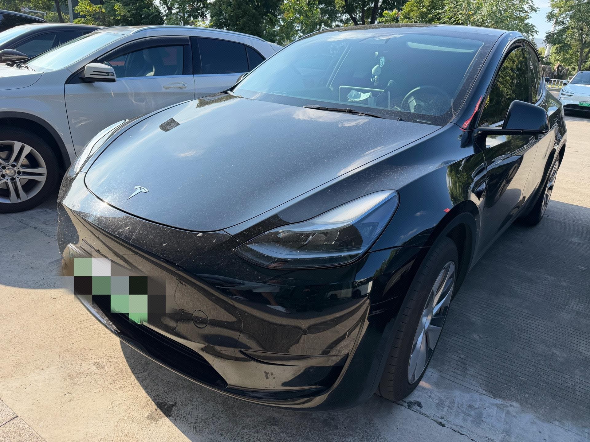 Tesla Model Y 2023 car image 