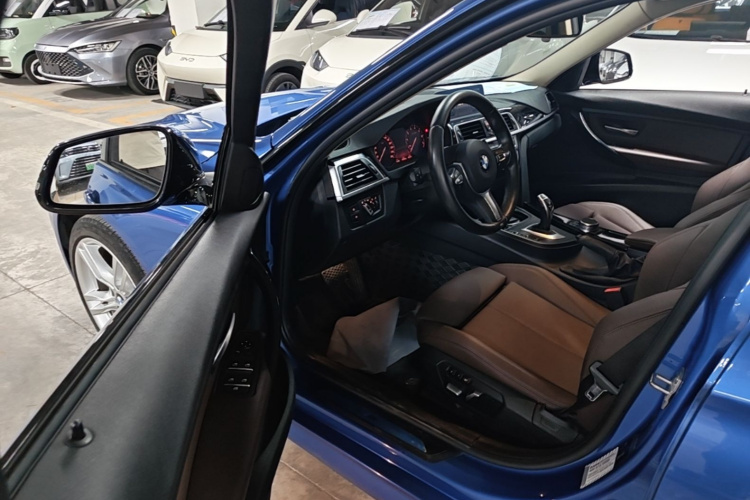 BMW 3 Series 2018 #16 BMW 3 Series 2018 car image #16