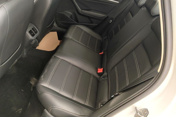 Volkswagen Lavida 2019 #17 Volkswagen Lavida 2019 car image #17