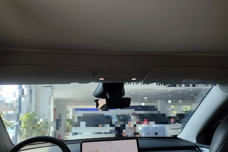 Tesla Model Y 2024 car image #18