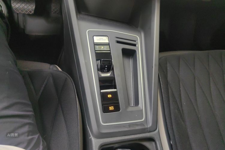 Volkswagen Golf 2021 car image #16