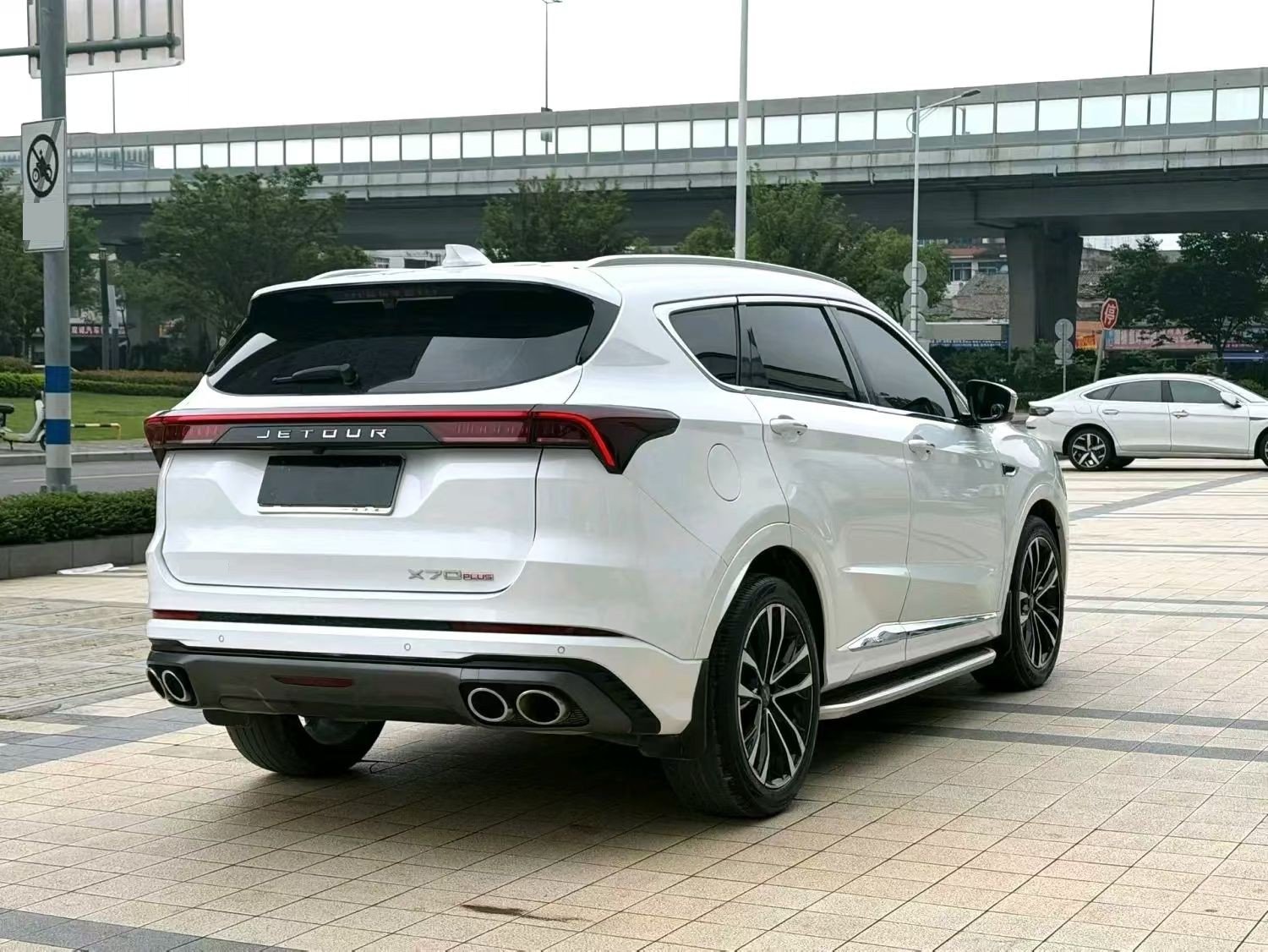 Jetour X70 PLUS 2023 #7 Jetour X70 PLUS 2023 car image #7