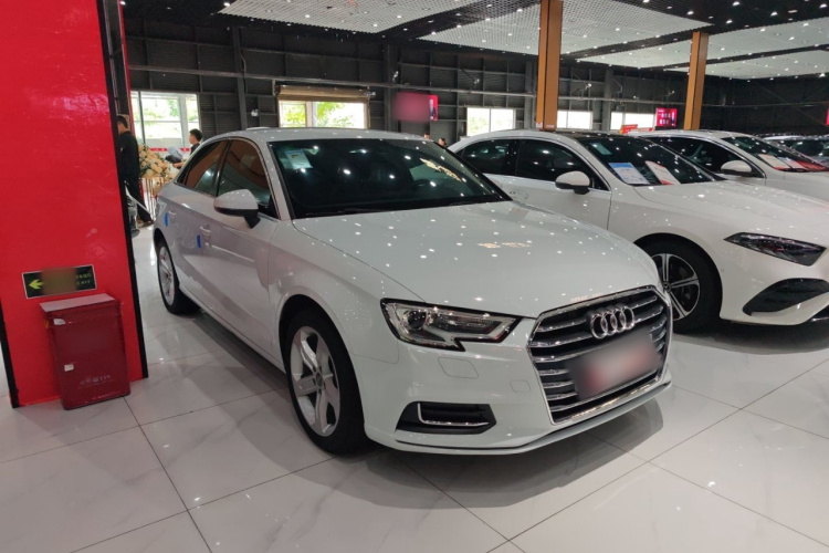 Audi A3 2019 car image #4