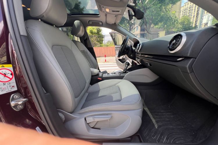 Audi A3 2019 car image #14