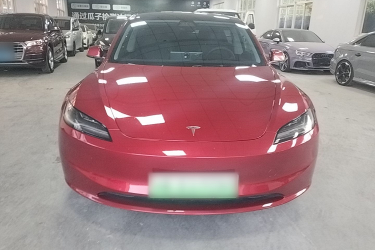 Tesla Model 3 2024 car image #3