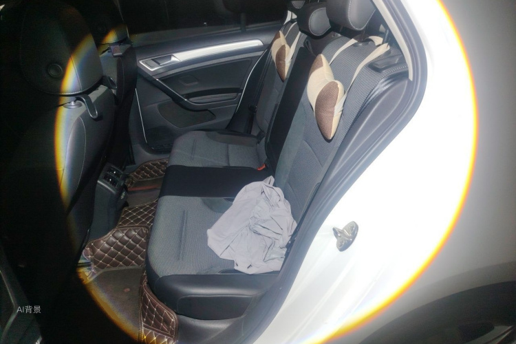 Volkswagen Golf 2020 car image #19