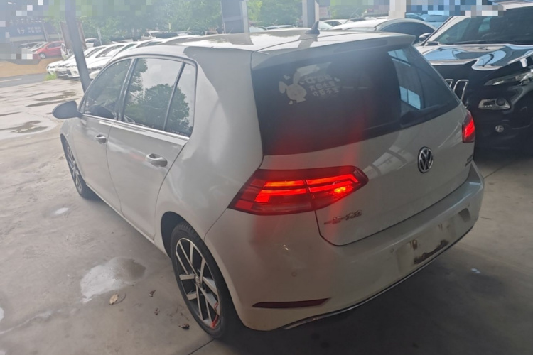 Volkswagen Golf 2020 car image #5