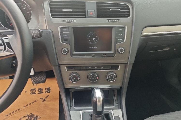 Volkswagen Golf 2016 car image #13