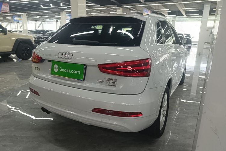 Audi Q3 2016 car image #7