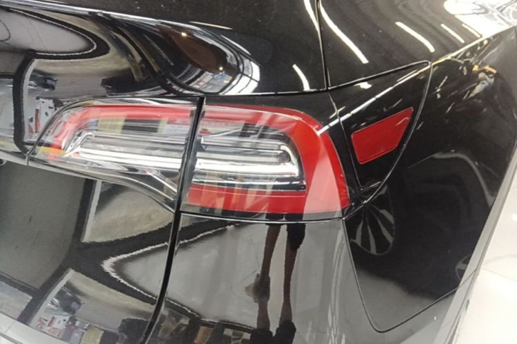 Tesla Model Y 2021 car image #8