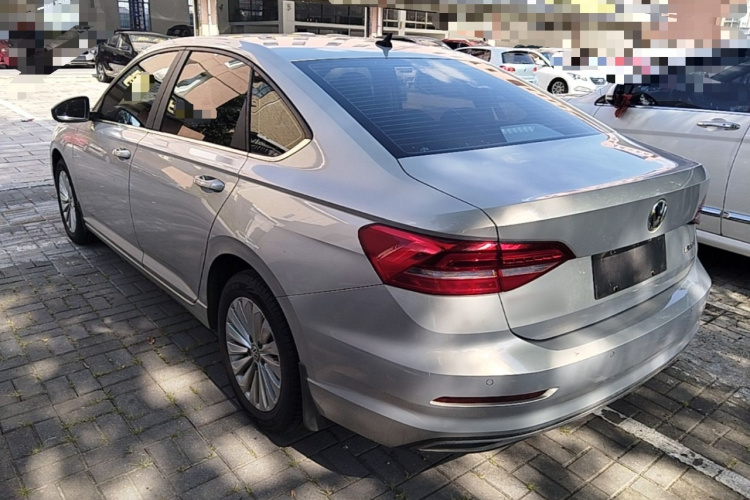 Volkswagen Lavida 2018 car image #5