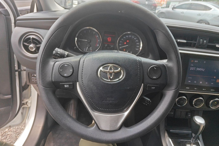 Toyota Corolla 2019 #15 Toyota Corolla 2019 car image #15