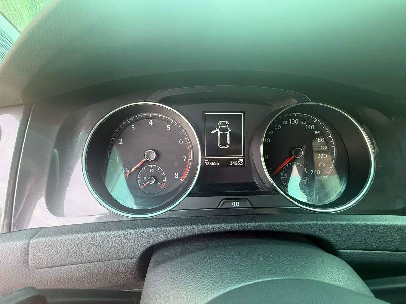 Volkswagen Golf 2017 car image #9