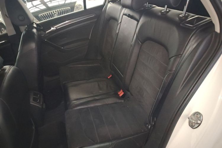 Volkswagen Golf 2018 car image #13