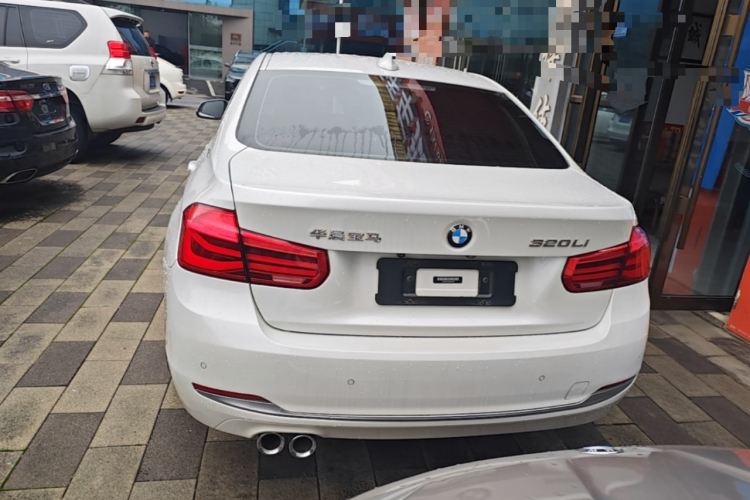 BMW 3 Series 2019 #6 BMW 3 Series 2019 car image #6