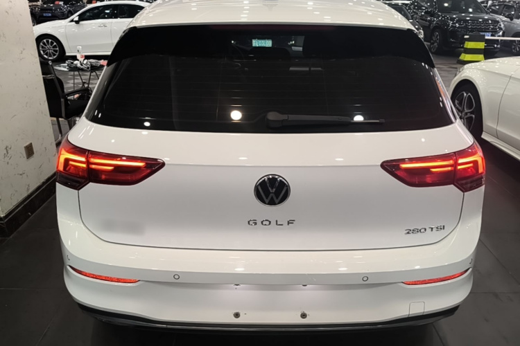 Volkswagen Golf 2021 car image #4