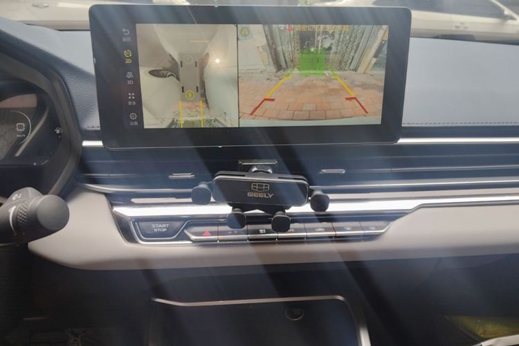 GEELY Emgrand 2022 car image #13