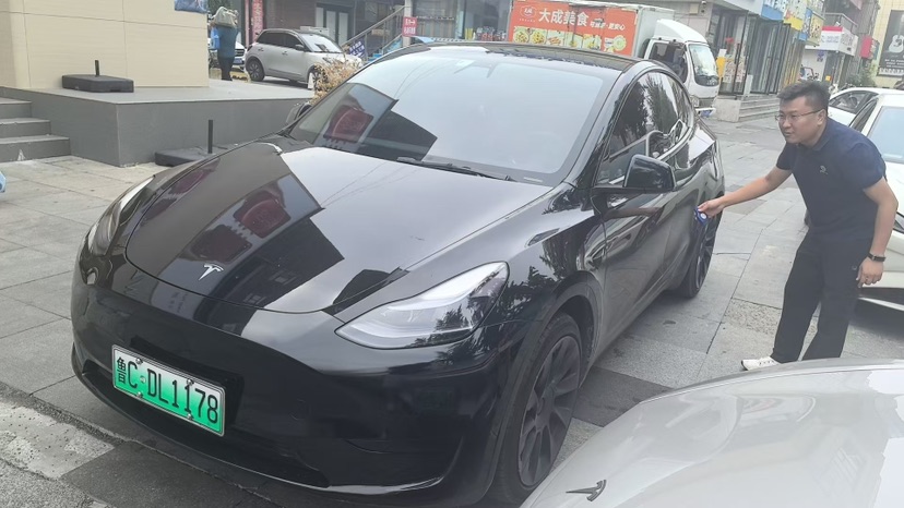 Tesla Model Y 2022 car image 