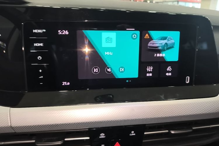 Volkswagen Golf 2021 car image #17