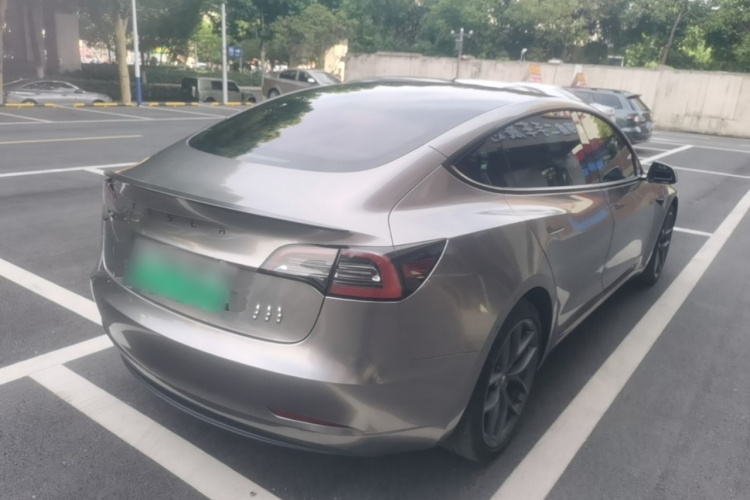 Tesla Model 3 2022 car image #5