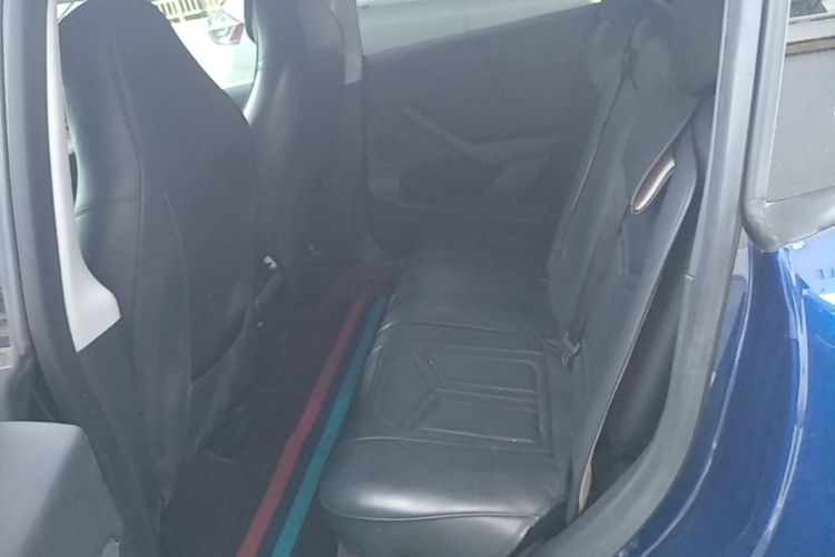 Tesla Model Y 2021 car image #17