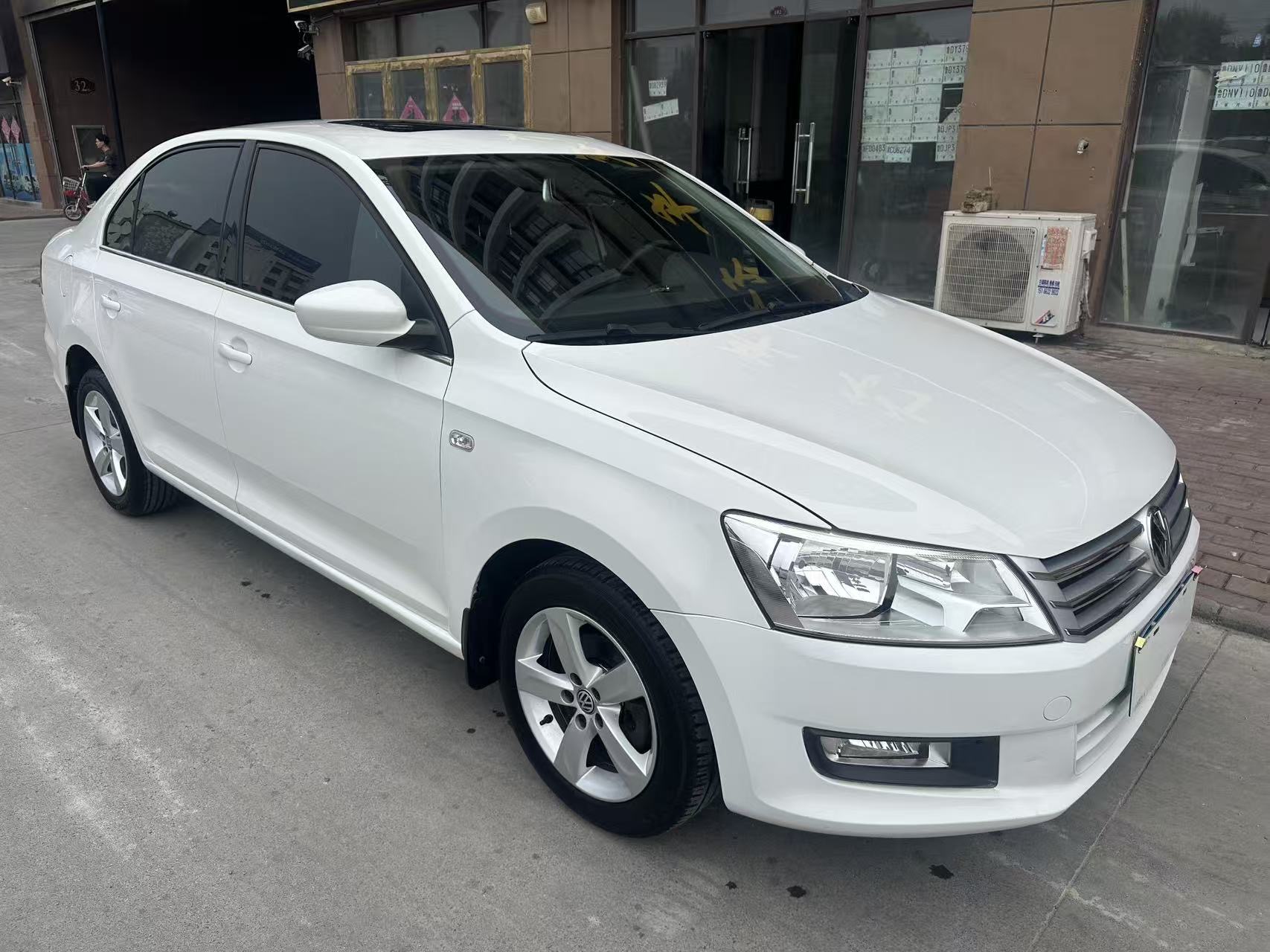 Volkswagen Santana 2015 car image #3