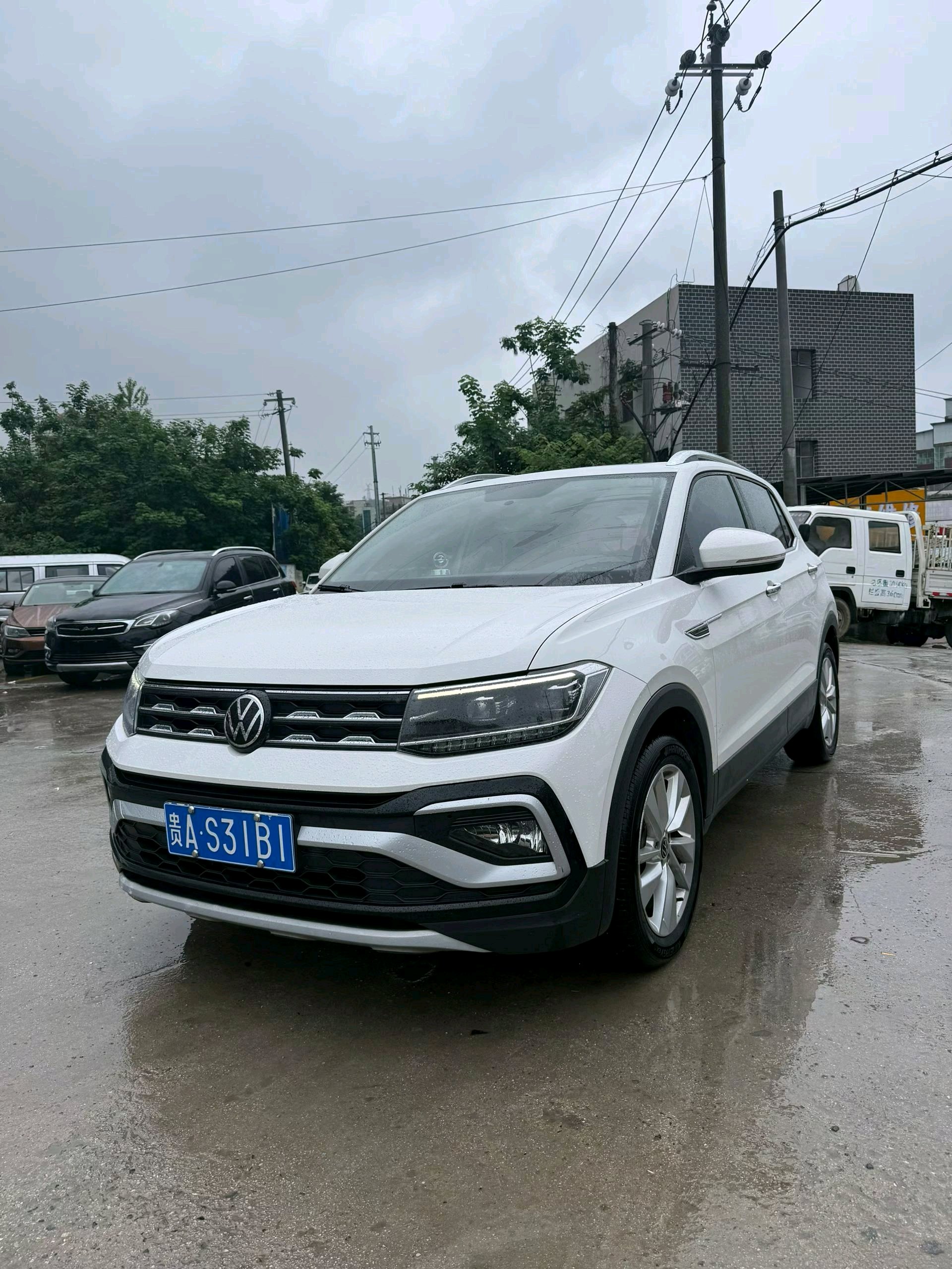 Volkswagen T-Cross 2021 car image 