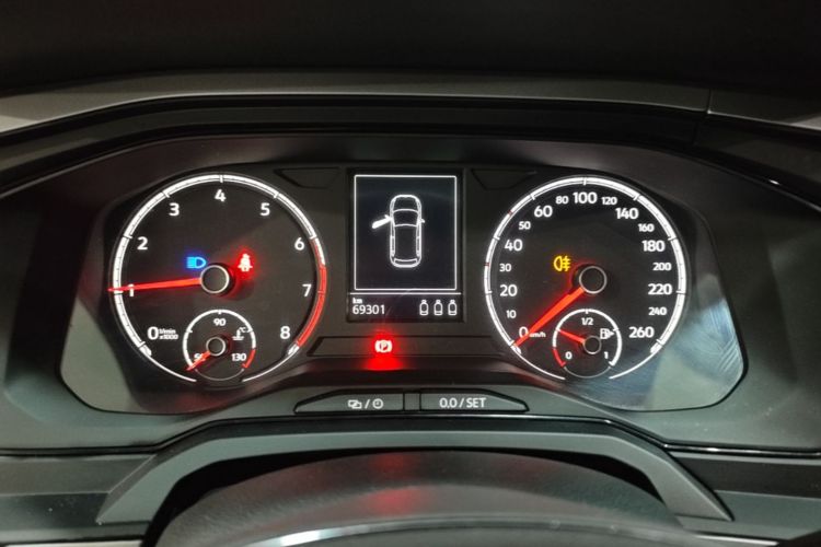 Volkswagen Polo 2022 car image #12