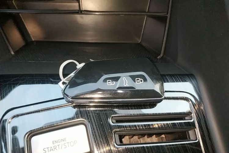 Volkswagen Golf 2022 car image #9