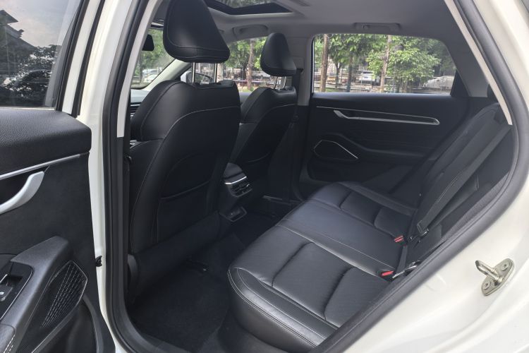 GEELY Emgrand 2023 #14 GEELY Emgrand 2023 car image #14