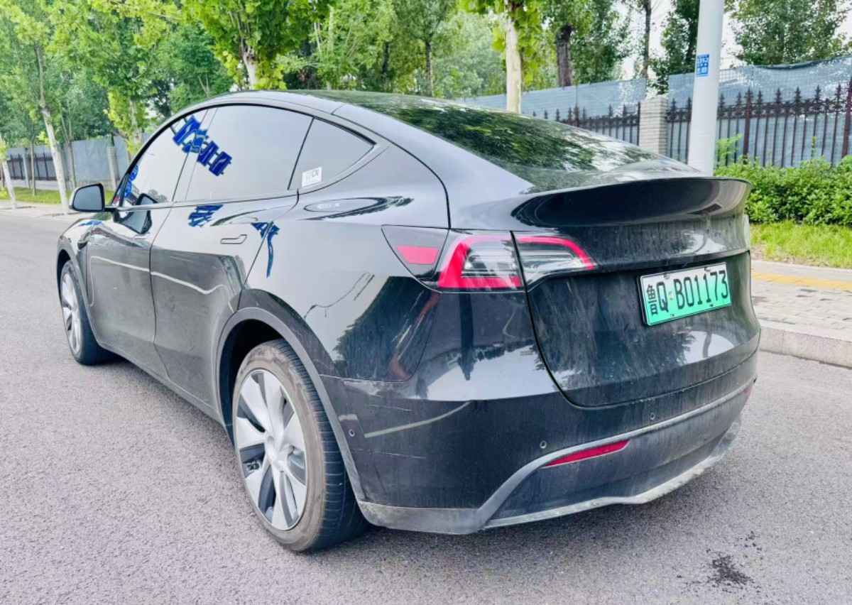 Tesla Model Y 2022 #4 Tesla Model Y 2022 car image #4