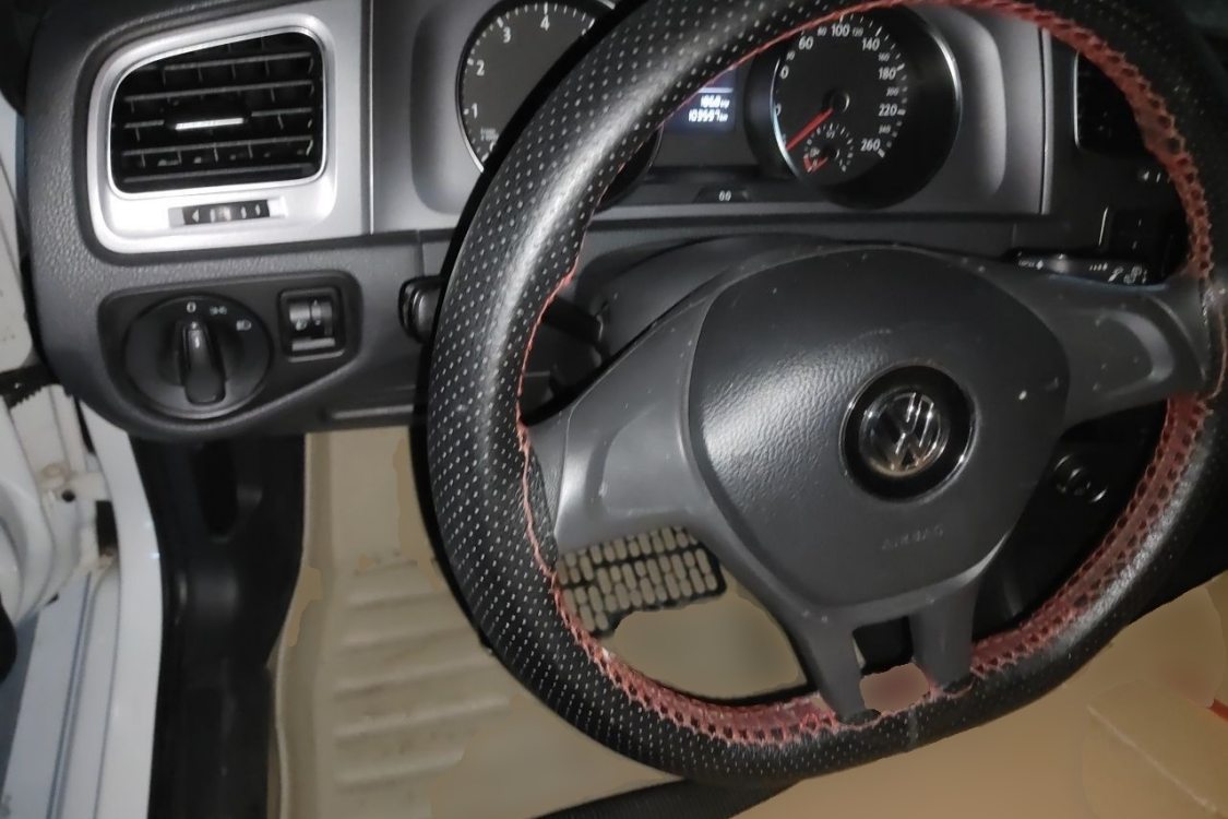 Volkswagen Golf 2014 car image #22