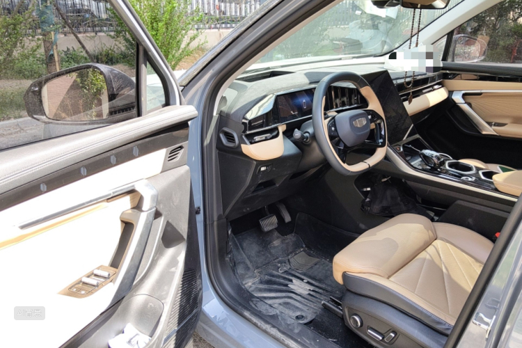 GEELY Boyue L 2022 immagine di auto #18