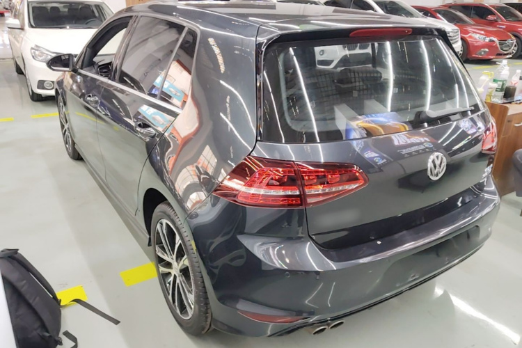Volkswagen Golf 2017 car image #5