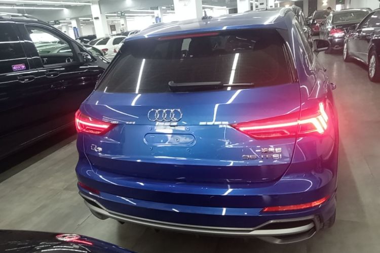 Audi Q3 2021 car image #6