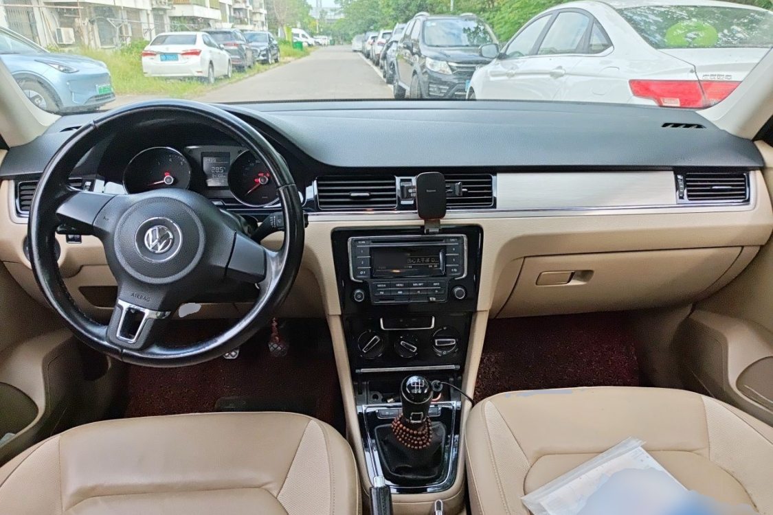 Volkswagen Bora 2014 صورة سيارة #21