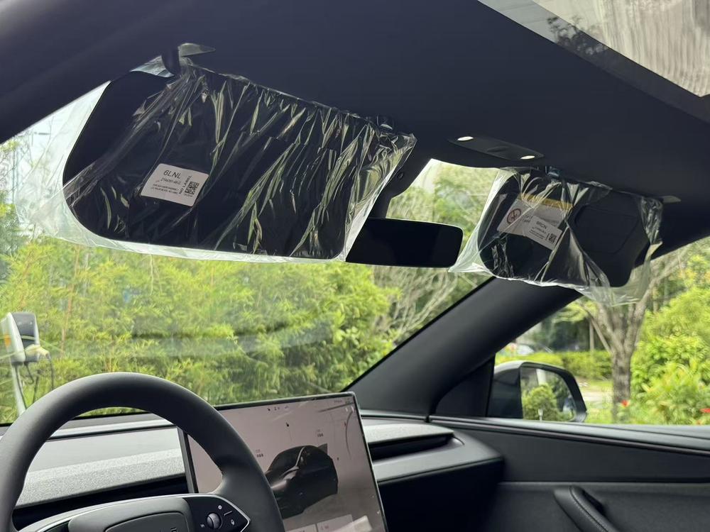 Tesla Model Y 2026 #11 Tesla Model Y 2026 car image #11