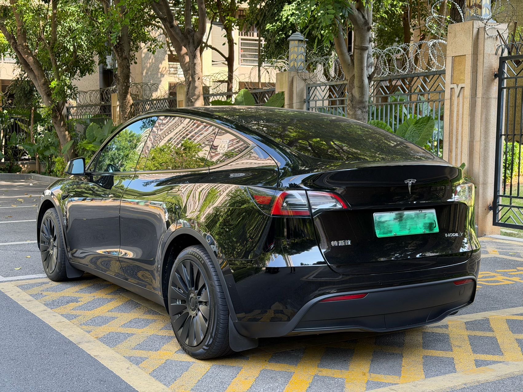 Tesla Model Y 2023 #5 Tesla Model Y 2023 immagine di auto #5