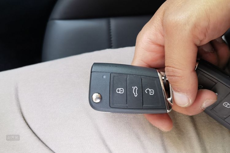 Volkswagen Bora 2026 imagem de carro #10