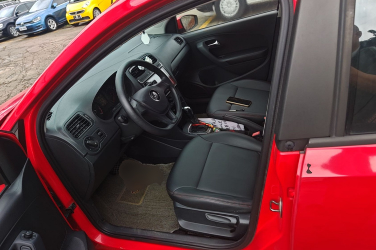 Volkswagen Polo 2017 car image #15