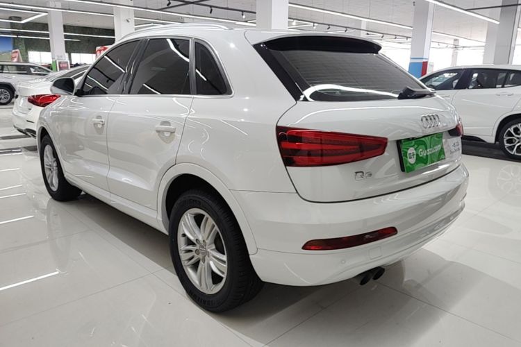 Audi Q3 2015 car image #5