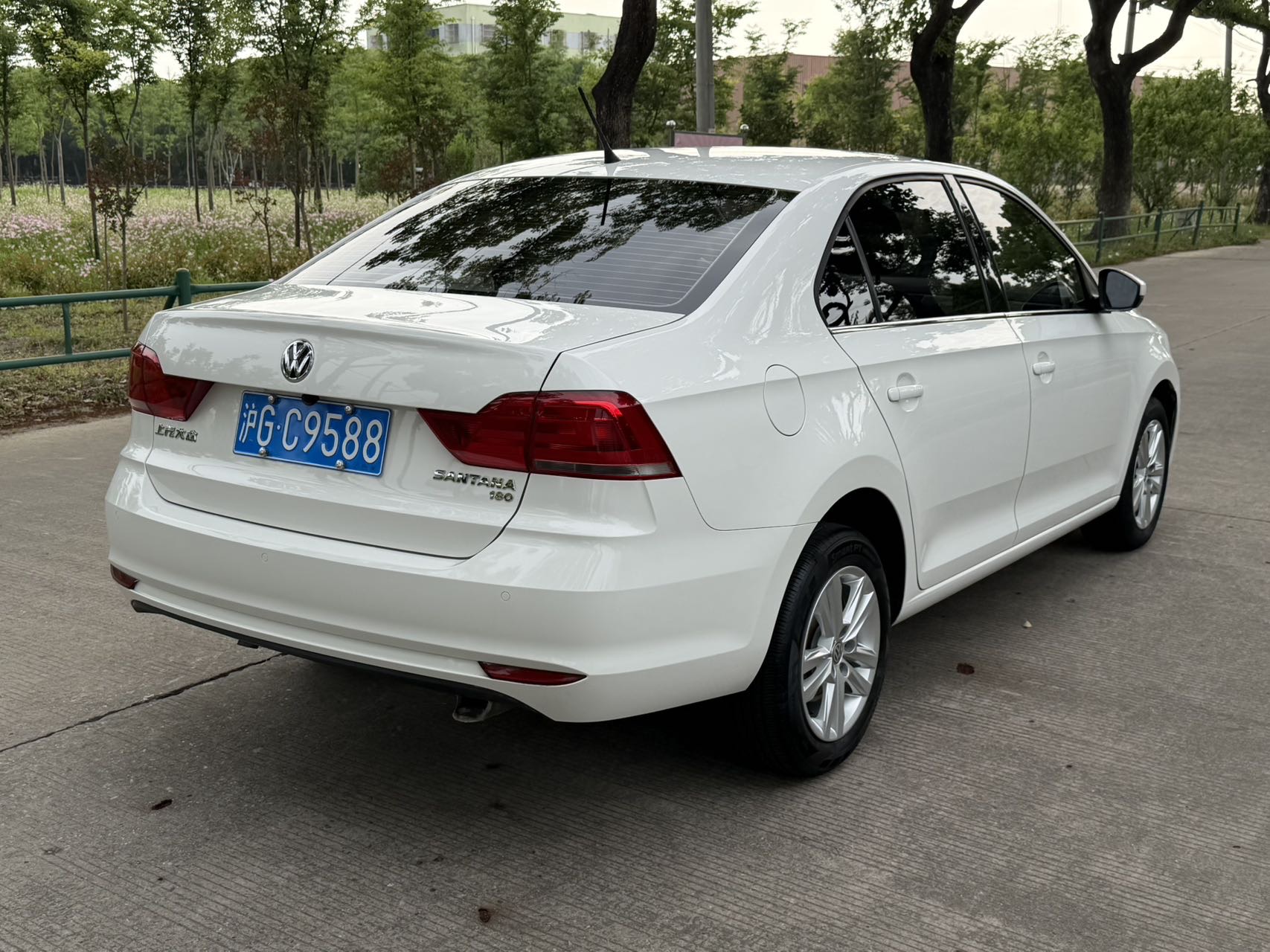 Volkswagen Santana 2017 #13 Volkswagen Santana 2017 car image #13