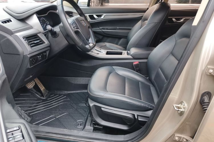 GEELY Emgrand GS 2018 car image #19