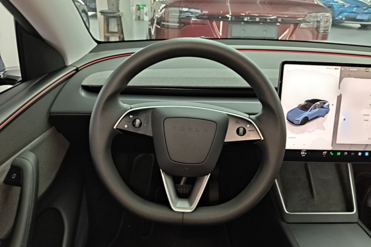 Tesla Model Y 2025 car image #11