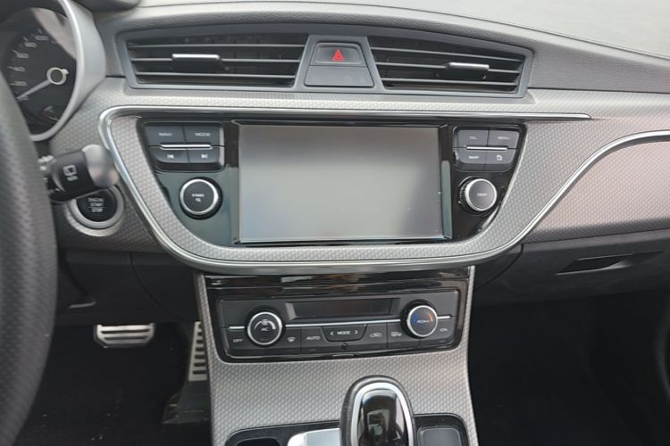 GEELY Emgrand GS 2018 car image #13