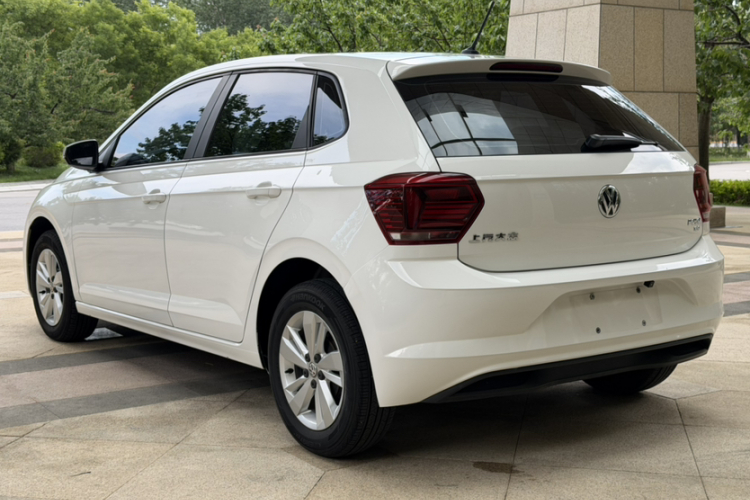 Volkswagen Polo 2020 car image #3