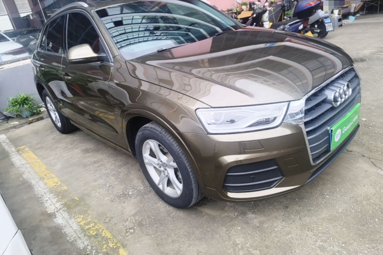 Audi Q3 2018 car image #4