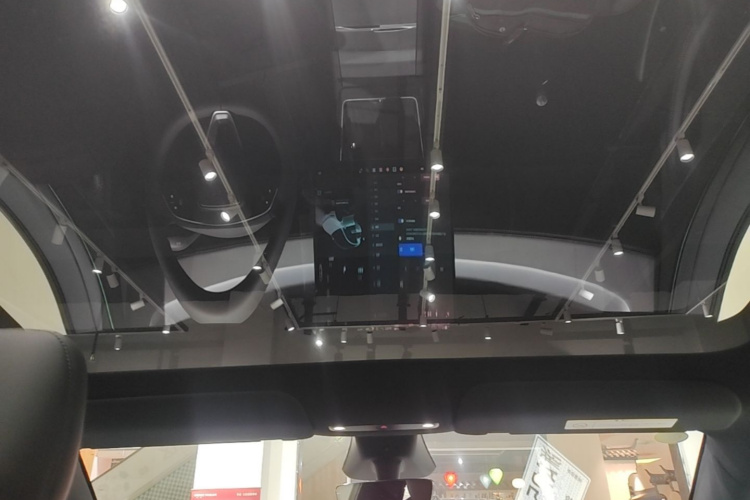 Tesla Model Y 2026 car image #18