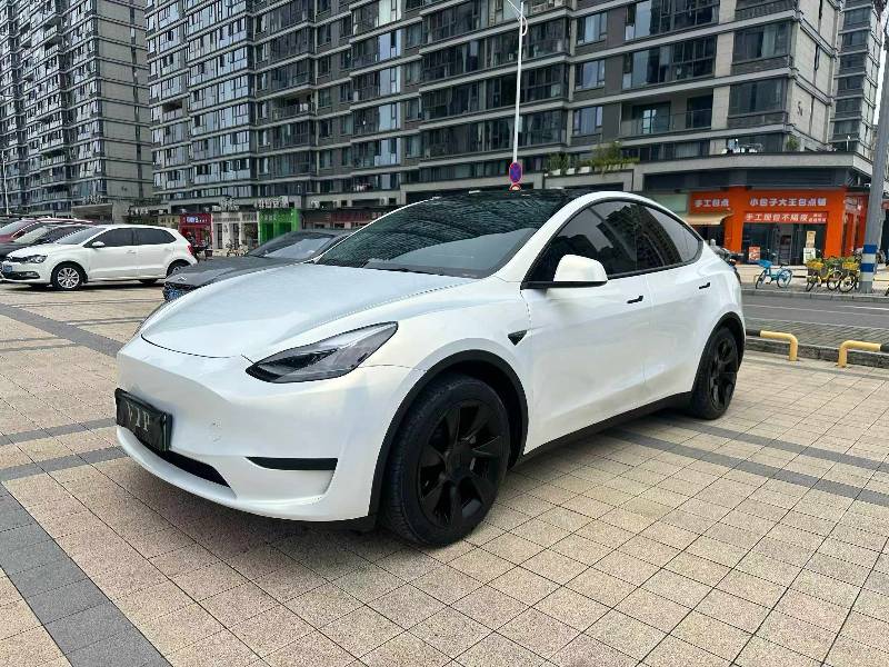 Tesla Model Y 2024 #3 Tesla Model Y 2024 car image #3